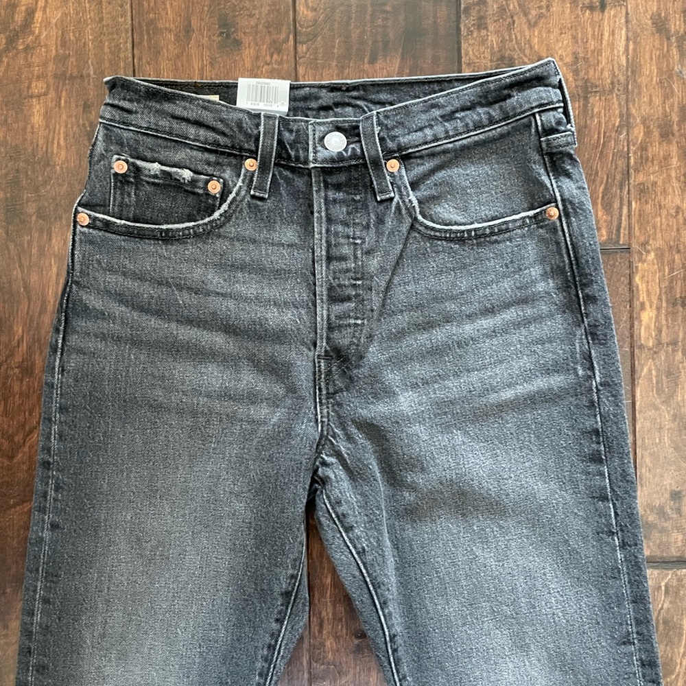 SOLD!! Levi's 501 Skinny's - Picture 4 of 8